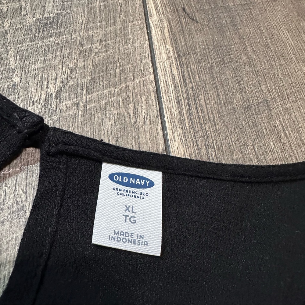 Old Navy 3/4 Bell Sleeve Blouse - Picture 4 of 6